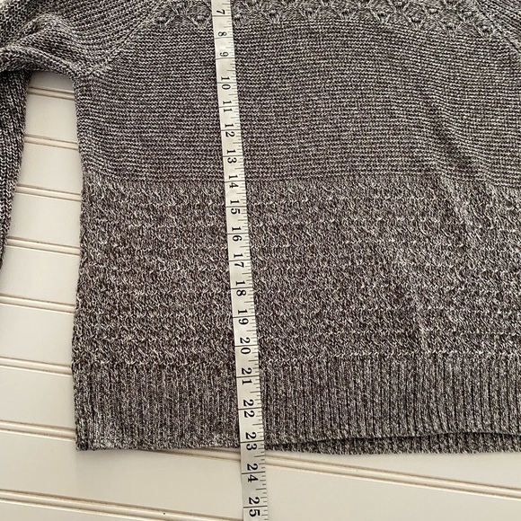 Soho Cold Shoulder sweater Size Medium - Picture 8 of 8